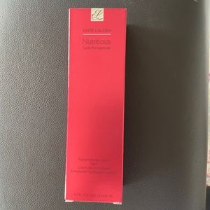 Estée Lauder Nutritious Pomegranate